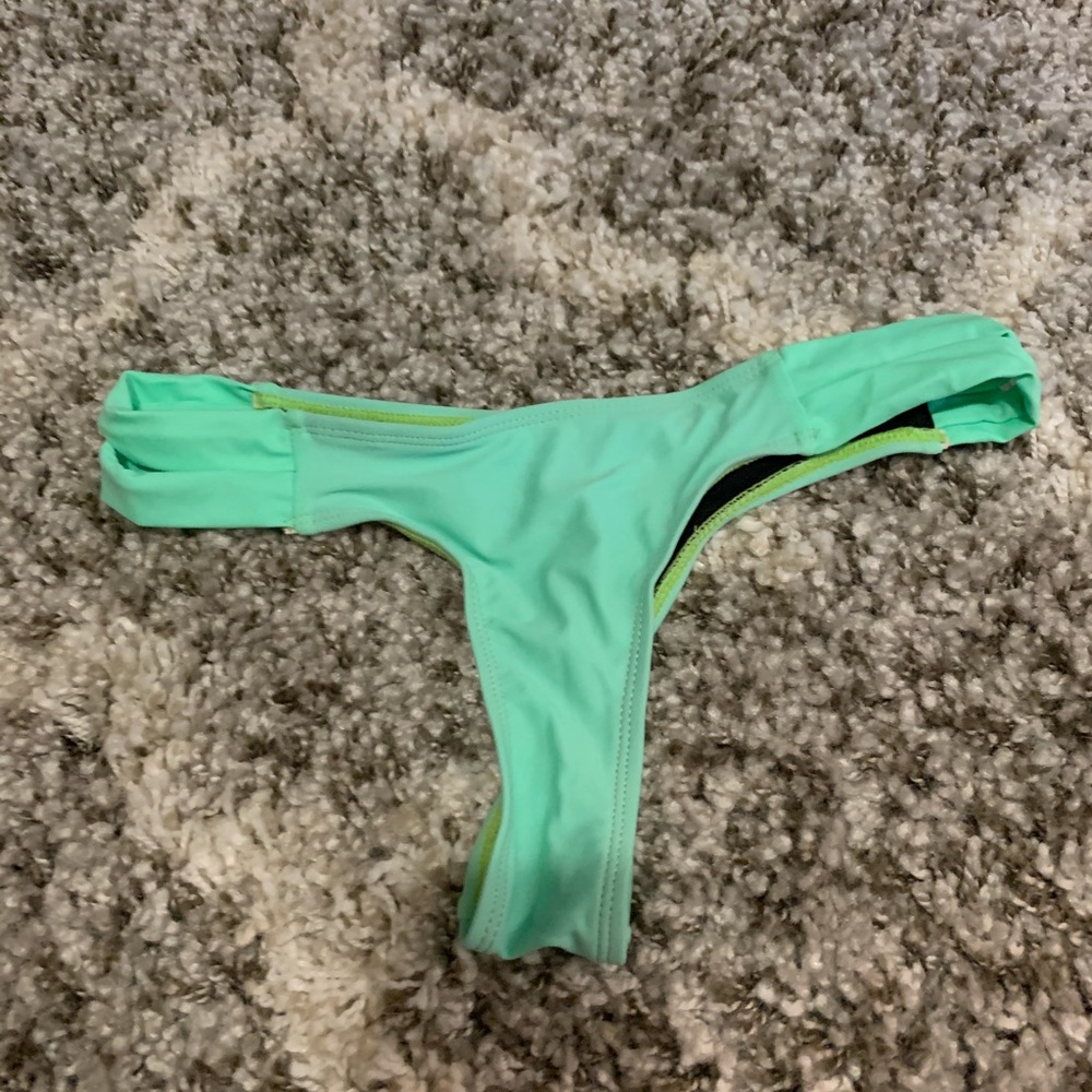 Boutinela swim bottom !